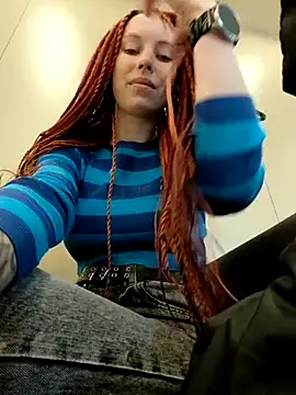 Frost foxy online show from 10.18.25