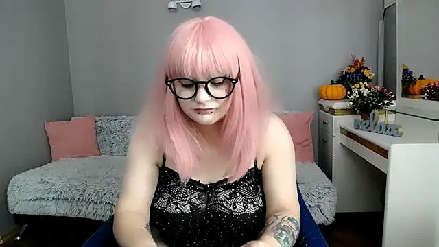 Estheri online show from 11.17.25