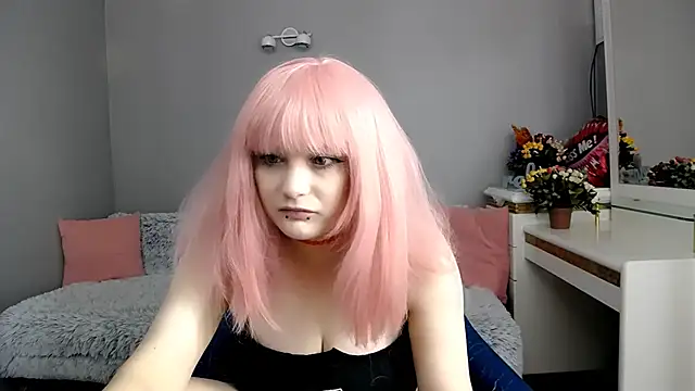 Snapshot of Estheri chatting on 05.26.26 Estheri online show from 05.26.26