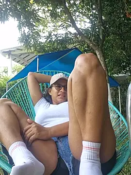 Snapshot of DAELAA chatting on 01.14.25 DAELAA online show from 01.14.25