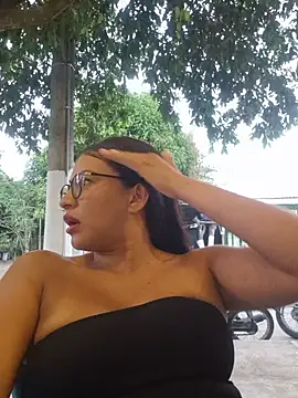 Snapshot of DAELAA chatting on 01.24.25 DAELAA online show from 01.24.25