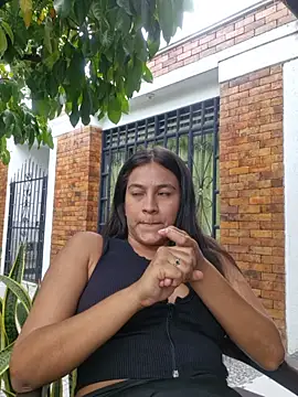 Snapshot of DAELAA chatting on 01.26.25 DAELAA online show from 01.26.25