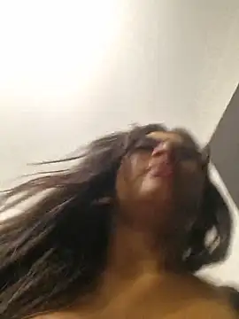 Snapshot of DAELAA chatting on 02.03.25 DAELAA online show from 02.03.25