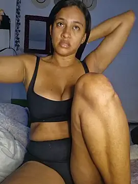 Snapshot of DAELAA chatting on 02.09.25 DAELAA online show from 02.09.25