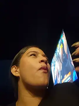 Snapshot of DAELAA chatting on 02.11.25 DAELAA online show from 02.11.25