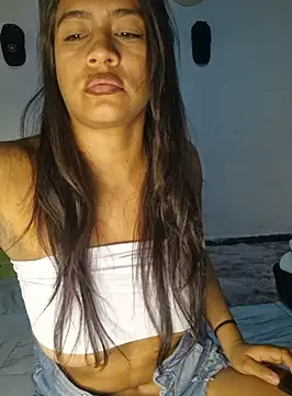 Snapshot of DAELAA chatting on 02.23.25 DAELAA online show from 02.23.25