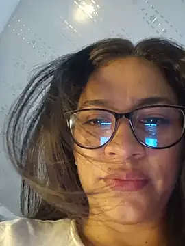 Snapshot of DAELAA chatting on 02.25.25 DAELAA online show from 02.25.25