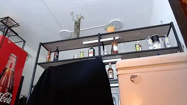 Snapshot of DAELAA chatting on 09.21.25 DAELAA online show from 09.21.25