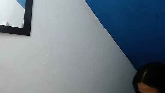 Snapshot of DAELAA chatting on 10.20.25 DAELAA online show from 10.20.25