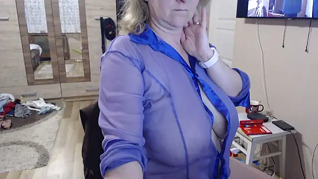 Snapshot of Elza01 chatting on 05.01.26 Elza01 online show from 05.01.26