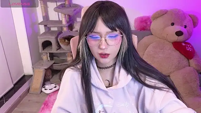 KuroChan420 online show from 02.20.26