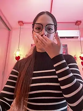 Snapshot of Zoe_Bae chatting on 02.15.25 Zoe Bae online show from 02.15.25
