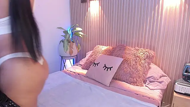 Snapshot of AMELIE_xx chatting on 10.20.25 AMELIE xx online show from 10.20.25