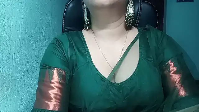 Snapshot of YourModhu chatting on 09.09.25 YourModhu online show from 09.09.25