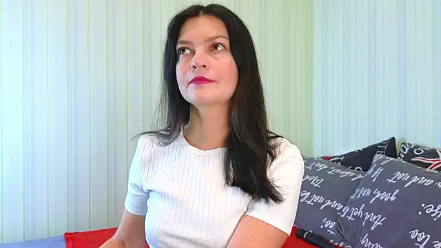 Snapshot of _Lily_ chatting on 12.04.24  Lily  online show from 12.04.24