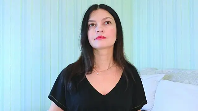 Snapshot of _Lily_ chatting on 01.21.25  Lily  online show from 01.21.25