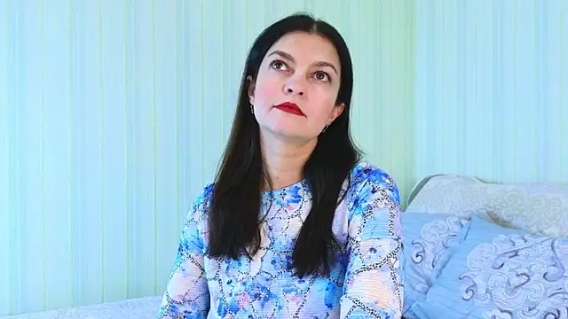 Snapshot of _Lily_ chatting on 02.04.25  Lily  online show from 02.04.25