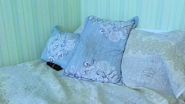 Snapshot of _Lily_ chatting on 03.03.25  Lily  online show from 03.03.25