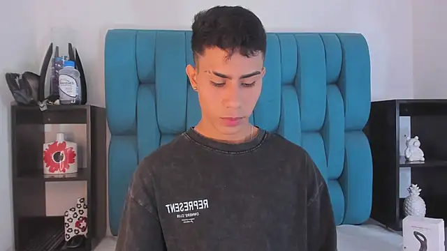 Snapshot of AlanNaughty chatting on 12.31.24 AlanNaughty online show from 12.31.24