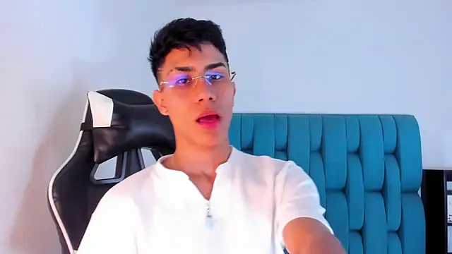 Snapshot of AlanNaughty chatting on 02.10.25 AlanNaughty online show from 02.10.25