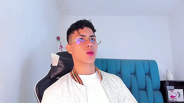 Snapshot of AlanNaughty chatting on 03.11.25 AlanNaughty online show from 03.11.25