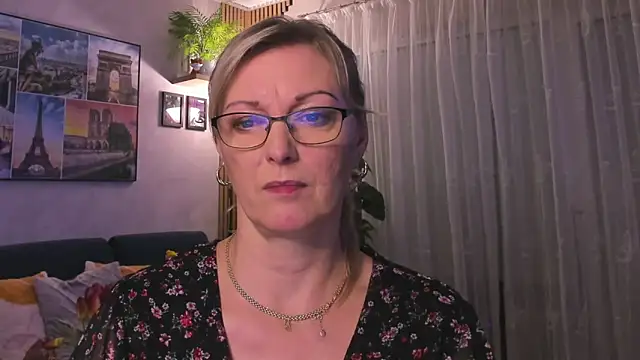 vanessa chat online show from 02.19.25