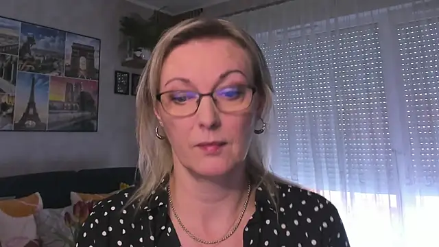 vanessa chat online show from 02.20.25