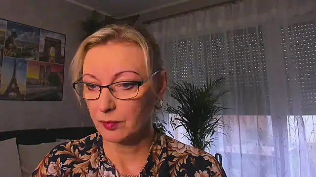 vanessa chat online show from 10.17.25