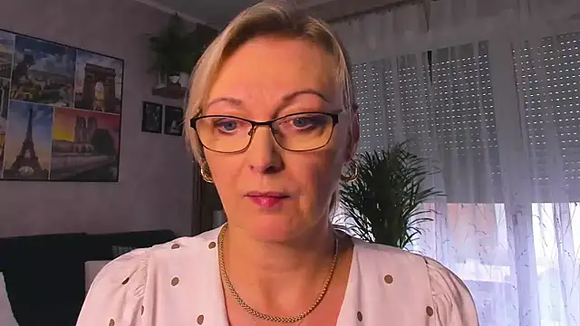 vanessa chat online show from 10.28.25