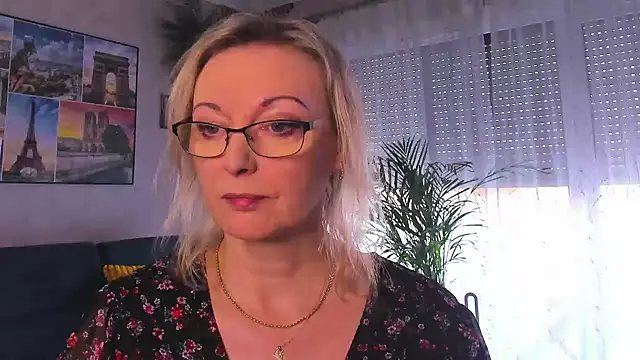 vanessa chat online show from 03.08.26