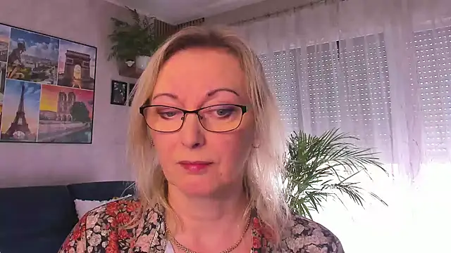 vanessa chat online show from 04.12.26