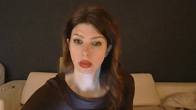 Snapshot of WhiteQueen888 chatting on 10.20.25 WhiteQueen888 online show from 10.20.25
