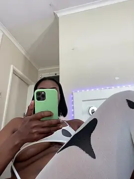 LuciousLips96 online show from 05.09.26