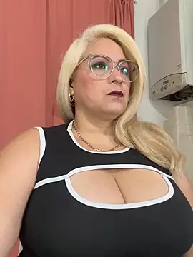 Snapshot of x_elena_x chatting on 03.03.26 x elena x online show from 03.03.26