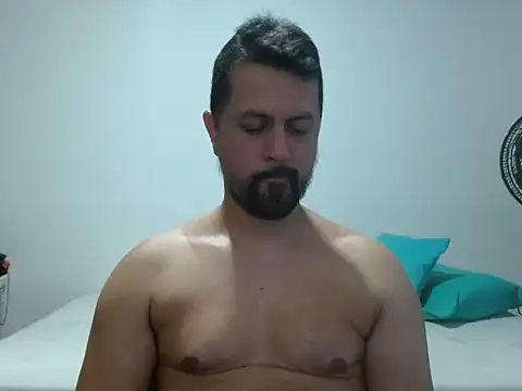 Snapshot of TRIISTAN_KING10 chatting on 11.18.25 TRIISTAN KING10 online show from 11.18.25