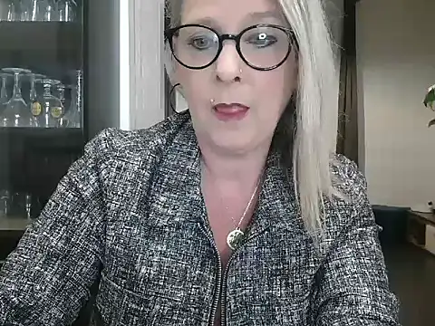 Snapshot of lilie69 chatting on 03.22.25 lilie69 online show from 03.22.25