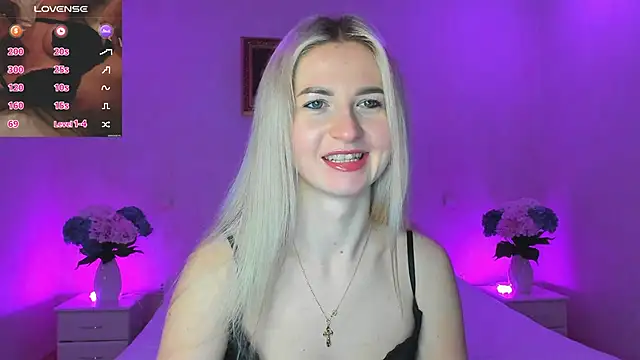 Snapshot of AnnaCarrera chatting on 12.03.24 AnnaCarrera online show from 12.03.24