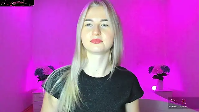 Snapshot of AnnaCarrera chatting on 12.20.24 AnnaCarrera online show from 12.20.24