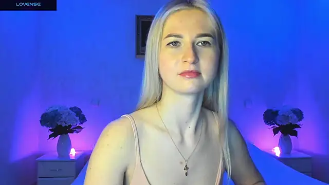 Snapshot of AnnaCarrera chatting on 12.24.24 AnnaCarrera online show from 12.24.24