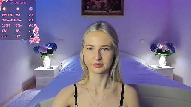 Snapshot of AnnaCarrera chatting on 04.29.26 AnnaCarrera online show from 04.29.26