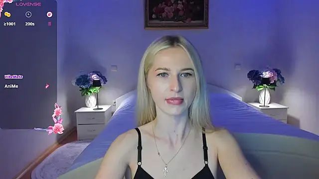 Snapshot of AnnaCarrera chatting on 05.20.26 AnnaCarrera online show from 05.20.26