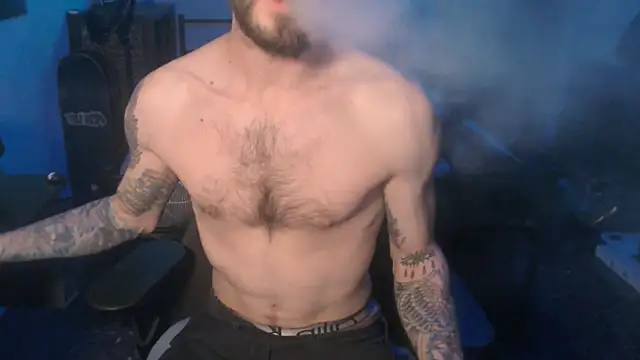 Snapshot of SexxxyLouis chatting on 01.17.25 SexxxyLouis online show from 01.17.25