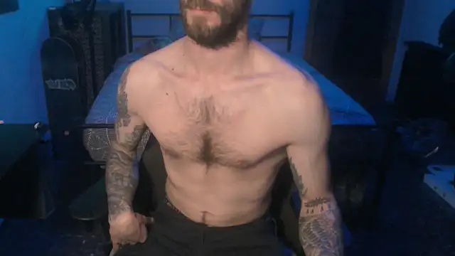 Snapshot of SexxxyLouis chatting on 01.17.25 SexxxyLouis online show from 01.17.25