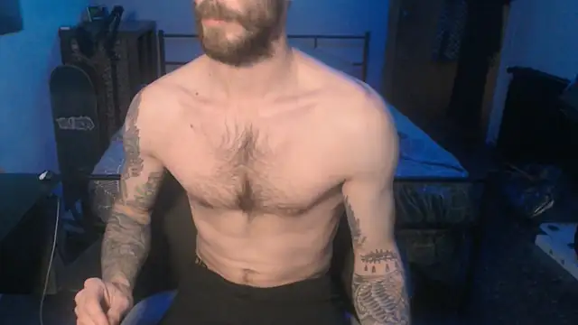Snapshot of SexxxyLouis chatting on 01.20.25 SexxxyLouis online show from 01.20.25