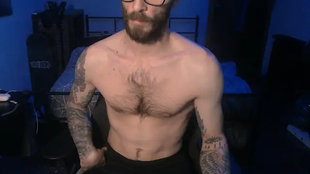 Snapshot of SexxxyLouis chatting on 01.21.25 SexxxyLouis online show from 01.21.25