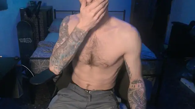 Snapshot of SexxxyLouis chatting on 01.23.25 SexxxyLouis online show from 01.23.25
