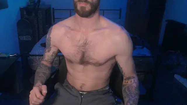 Snapshot of SexxxyLouis chatting on 01.24.25 SexxxyLouis online show from 01.24.25