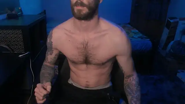 Snapshot of SexxxyLouis chatting on 02.08.25 SexxxyLouis online show from 02.08.25