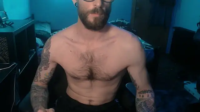 Snapshot of SexxxyLouis chatting on 02.12.25 SexxxyLouis online show from 02.12.25
