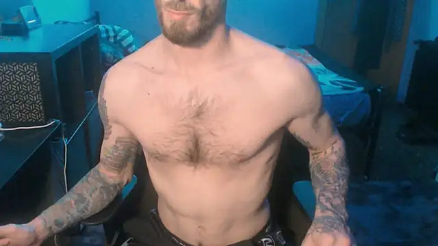 Snapshot of SexxxyLouis chatting on 02.18.25 SexxxyLouis online show from 02.18.25
